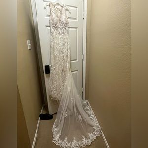 Size 14 Wedding dress. Worn once.